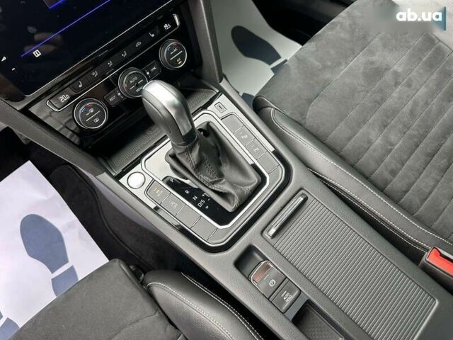 Фольксваген Пассат, объемом двигателя 2 л и пробегом 108 тыс. км за 34999 $, фото 12 на Automoto.ua