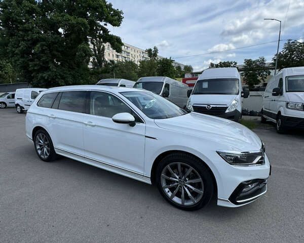 Фольксваген Пассат 2021 у Києві на Automoto.ua Фольксваген Пассат, об'ємом двигуна 2 л та пробігом 194 тис. км за 25900 $, фото 12 на Automoto.ua
