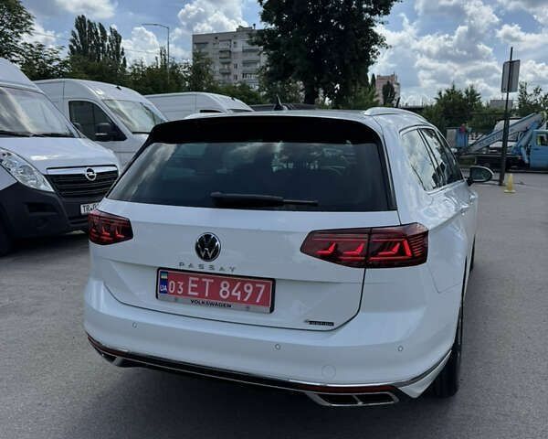 Фольксваген Пассат 2021 у Києві на Automoto.ua Фольксваген Пассат, об'ємом двигуна 2 л та пробігом 194 тис. км за 25900 $, фото 8 на Automoto.ua