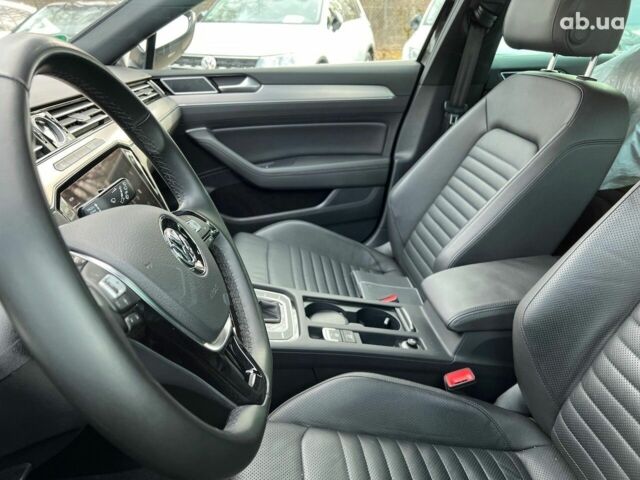 Фольксваген Пассат 2021 в Киеве на Automoto.ua Фольксваген Пассат, объемом двигателя 2 л и пробегом 15 тыс. км за 43298 $, фото 6 на Automoto.ua