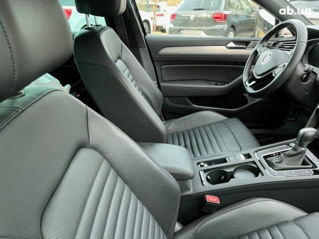 Фольксваген Пассат 2021 в Киеве на Automoto.ua Фольксваген Пассат, объемом двигателя 2 л и пробегом 15 тыс. км за 43298 $, фото 12 на Automoto.ua