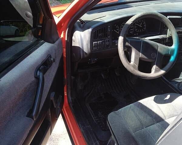 Фольксваген Пассат, объемом двигателя 1.8 л и пробегом 200 тыс. км за 2000 $, фото 1 на Automoto.ua