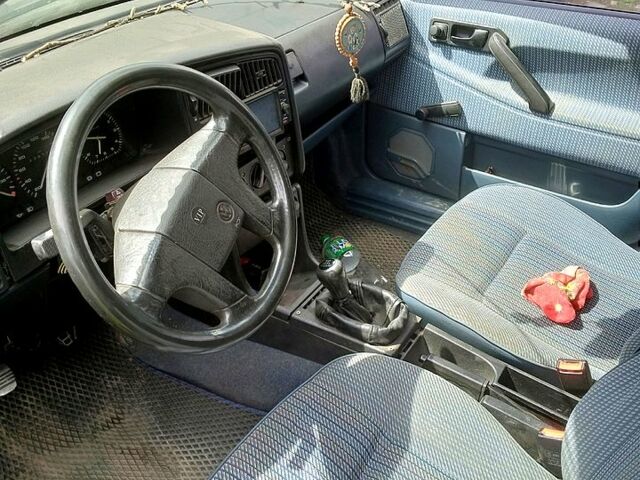 Фольксваген Пассат, объемом двигателя 1.8 л и пробегом 303 тыс. км за 1200 $, фото 2 на Automoto.ua