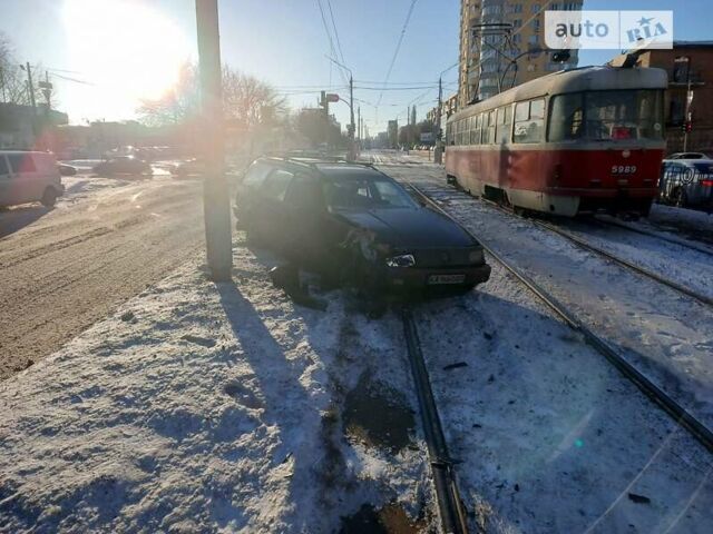 Фольксваген Пассат, об'ємом двигуна 1.8 л та пробігом 207 тис. км за 800 $, фото 1 на Automoto.ua