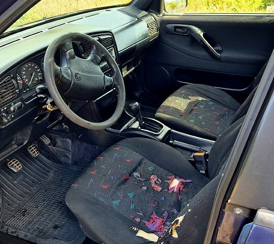 Фольксваген Пассат, об'ємом двигуна 1.8 л та пробігом 350 тис. км за 1500 $, фото 4 на Automoto.ua