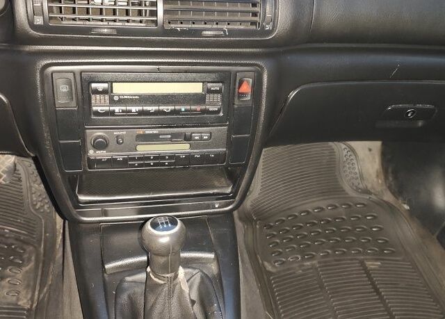 Фольксваген Пассат, об'ємом двигуна 1.9 л та пробігом 336 тис. км за 1500 $, фото 16 на Automoto.ua