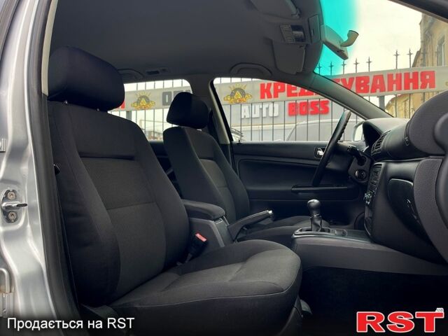 Фольксваген Пассат, объемом двигателя 16 л и пробегом 155 тыс. км за 5600 $, фото 12 на Automoto.ua