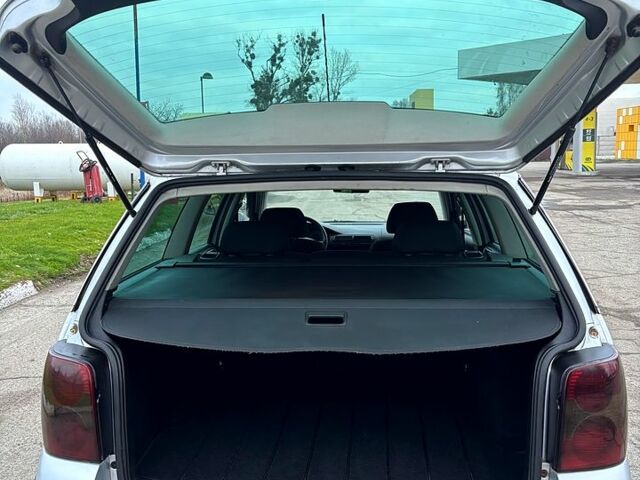 Фольксваген Пассат, объемом двигателя 2 л и пробегом 300 тыс. км за 4500 $, фото 4 на Automoto.ua