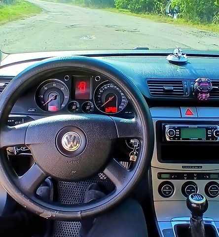 Фольксваген Пассат, объемом двигателя 2 л и пробегом 339 тыс. км за 5900 $, фото 6 на Automoto.ua