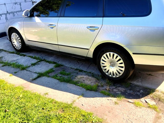 Фольксваген Пассат, объемом двигателя 1.6 л и пробегом 0 тыс. км за 5400 $, фото 1 на Automoto.ua