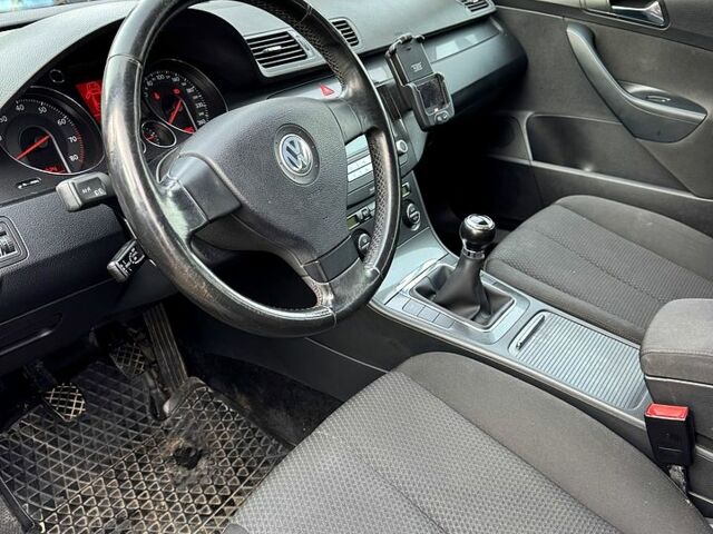 Фольксваген Пассат 2006 в Лубнах на Automoto.ua Фольксваген Пассат, объемом двигателя 1.6 л и пробегом 231 тыс. км за 5699 $, фото 4 на Automoto.ua