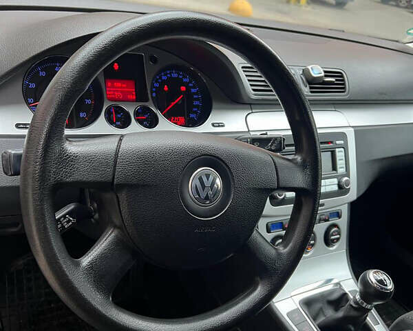 Фольксваген Пассат, об'ємом двигуна 1.8 л та пробігом 214 тис. км за 6777 $, фото 16 на Automoto.ua