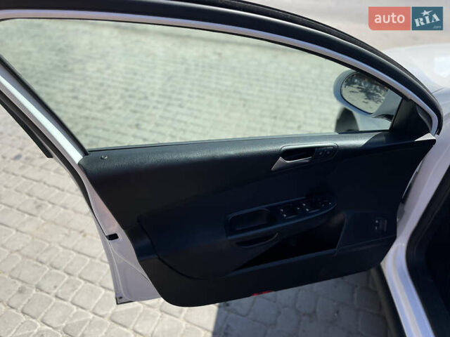 Фольксваген Пассат, объемом двигателя 1.8 л и пробегом 223 тыс. км за 7000 $, фото 7 на Automoto.ua