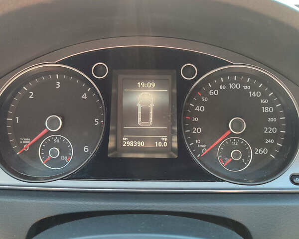 Фольксваген Пассат, объемом двигателя 2 л и пробегом 303 тыс. км за 11000 $, фото 13 на Automoto.ua