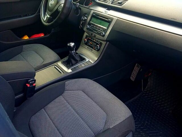 Фольксваген Пассат, объемом двигателя 1.6 л и пробегом 135 тыс. км за 9800 $, фото 8 на Automoto.ua