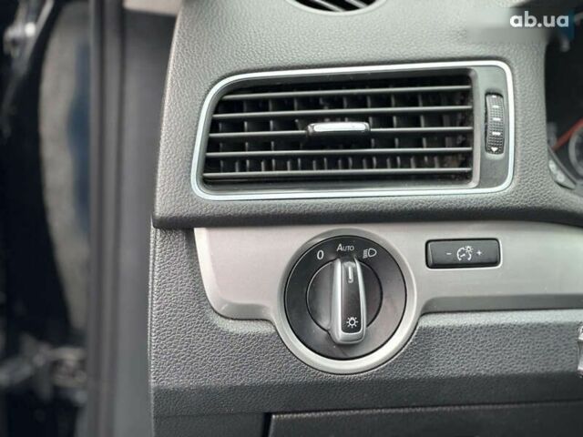 Фольксваген Пассат, объемом двигателя 2.5 л и пробегом 128 тыс. км за 10990 $, фото 15 на Automoto.ua