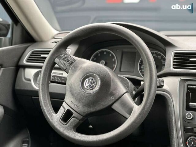 Фольксваген Пассат, объемом двигателя 2.5 л и пробегом 128 тыс. км за 10990 $, фото 13 на Automoto.ua