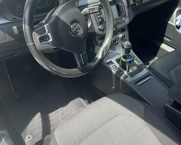 Фольксваген Пассат, объемом двигателя 1.97 л и пробегом 294 тыс. км за 12500 $, фото 11 на Automoto.ua