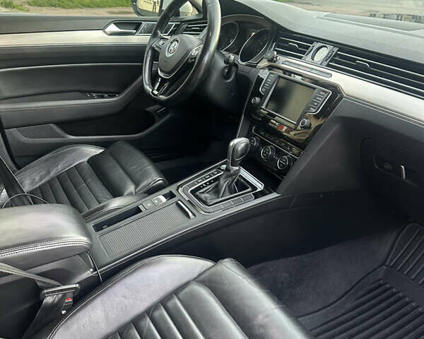 Фольксваген Пассат, объемом двигателя 2 л и пробегом 226 тыс. км за 15800 $, фото 4 на Automoto.ua