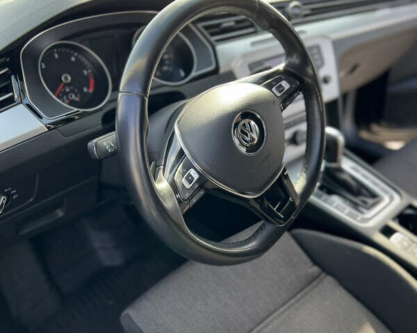 Фольксваген Пассат, объемом двигателя 1.97 л и пробегом 240 тыс. км за 16999 $, фото 12 на Automoto.ua