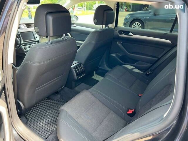 Фольксваген Пассат, объемом двигателя 1.6 л и пробегом 293 тыс. км за 13300 $, фото 11 на Automoto.ua