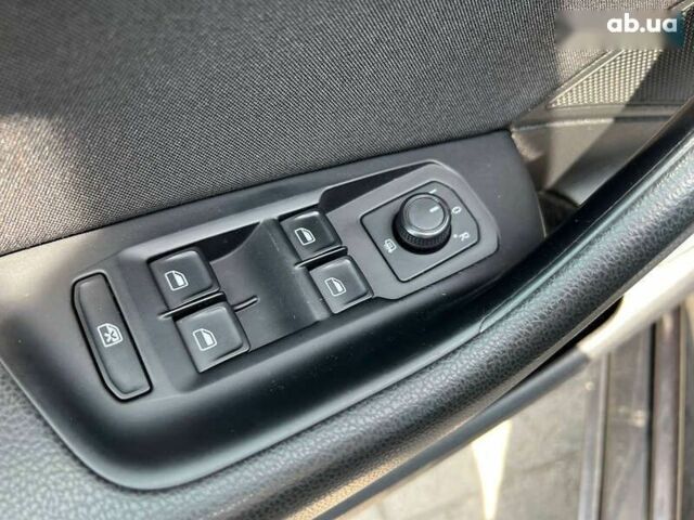 Фольксваген Пассат, объемом двигателя 1.6 л и пробегом 293 тыс. км за 13300 $, фото 17 на Automoto.ua