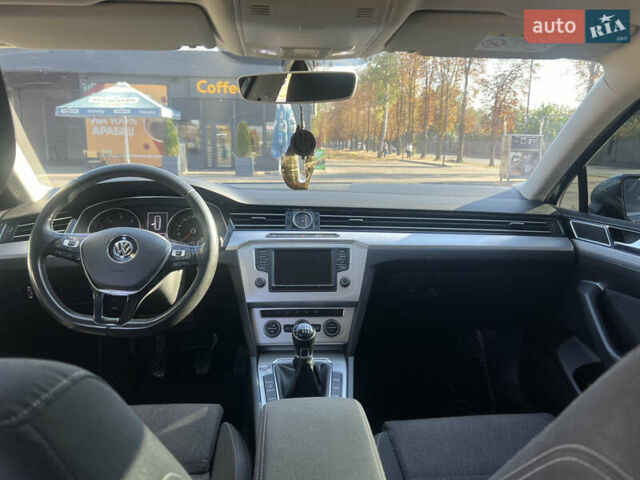 Фольксваген Пассат, объемом двигателя 1.6 л и пробегом 210 тыс. км за 12999 $, фото 7 на Automoto.ua