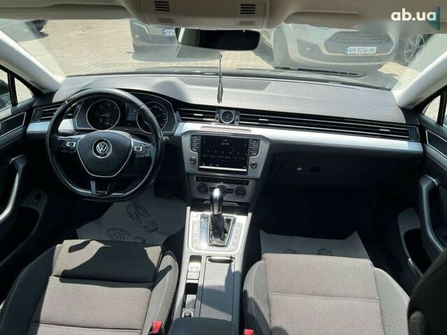 Фольксваген Пассат, объемом двигателя 1.6 л и пробегом 293 тыс. км за 13300 $, фото 12 на Automoto.ua