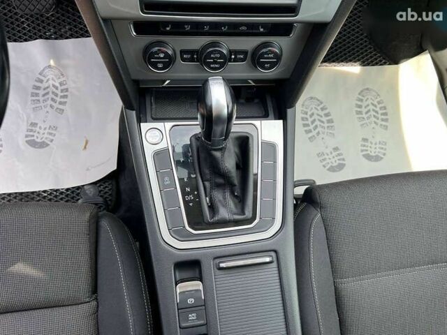 Фольксваген Пассат, объемом двигателя 1.6 л и пробегом 293 тыс. км за 13300 $, фото 16 на Automoto.ua