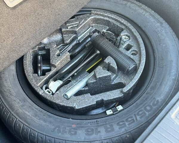 Фольксваген Пассат, объемом двигателя 1.97 л и пробегом 391 тыс. км за 14700 $, фото 10 на Automoto.ua