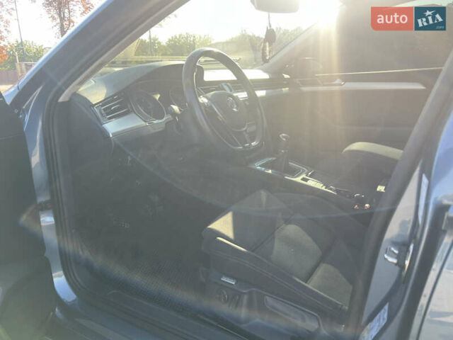 Фольксваген Пассат, объемом двигателя 1.6 л и пробегом 210 тыс. км за 12999 $, фото 8 на Automoto.ua