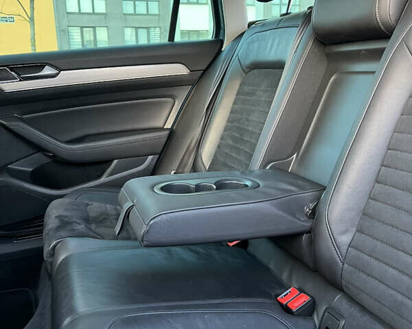 Фольксваген Пассат, объемом двигателя 0 л и пробегом 240 тыс. км за 14299 $, фото 28 на Automoto.ua