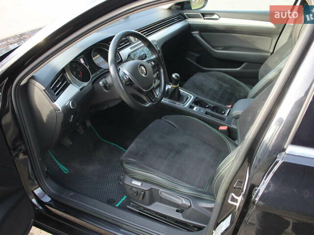 Фольксваген Пассат, объемом двигателя 1.6 л и пробегом 257 тыс. км за 11900 $, фото 12 на Automoto.ua