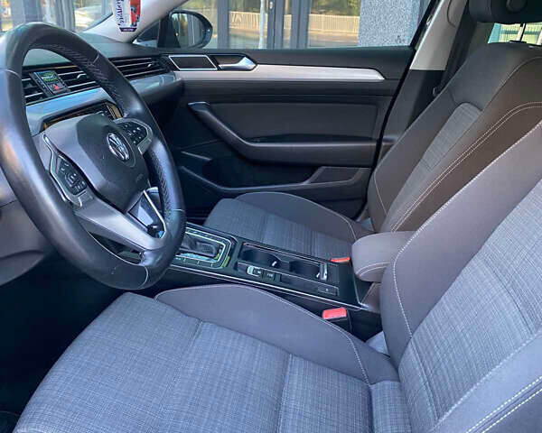 Фольксваген Пассат, объемом двигателя 1.97 л и пробегом 214 тыс. км за 17700 $, фото 7 на Automoto.ua