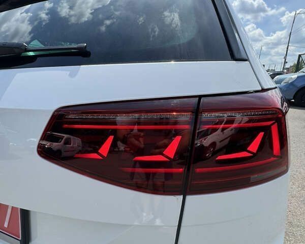Фольксваген Пассат 2021 у Києві на Automoto.ua Фольксваген Пассат, об'ємом двигуна 2 л та пробігом 194 тис. км за 26300 $, фото 20 на Automoto.ua