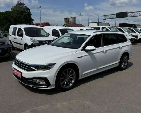Фольксваген Пассат 2021 у Києві на Automoto.ua Фольксваген Пассат, об'ємом двигуна 2 л та пробігом 194 тис. км за 26300 $, фото 4 на Automoto.ua