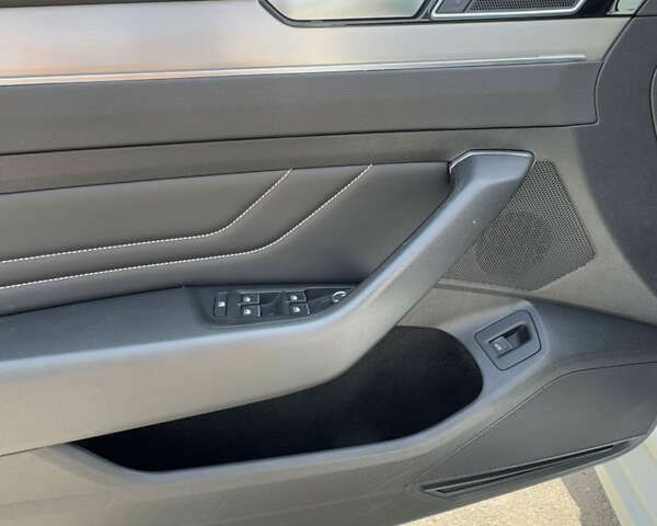 Фольксваген Пассат 2021 у Києві на Automoto.ua Фольксваген Пассат, об'ємом двигуна 2 л та пробігом 194 тис. км за 26300 $, фото 23 на Automoto.ua