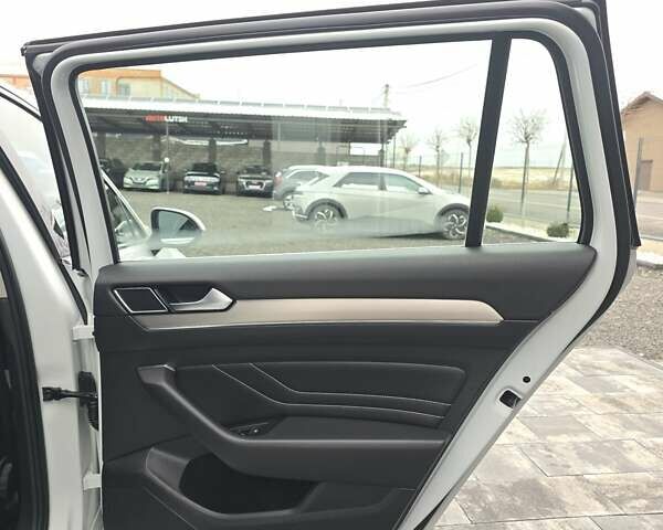 Фольксваген Пассат, объемом двигателя 2 л и пробегом 200 тыс. км за 24000 $, фото 34 на Automoto.ua