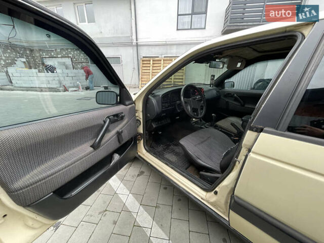 Жовтий Фольксваген Пассат, об'ємом двигуна 1.9 л та пробігом 500 тис. км за 1400 $, фото 22 на Automoto.ua