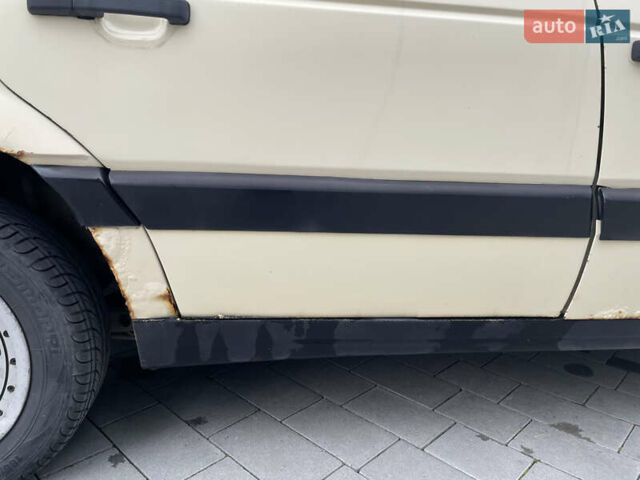 Жовтий Фольксваген Пассат, об'ємом двигуна 1.9 л та пробігом 500 тис. км за 1400 $, фото 9 на Automoto.ua