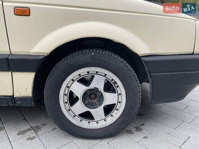 Жовтий Фольксваген Пассат, об'ємом двигуна 1.9 л та пробігом 500 тис. км за 1400 $, фото 6 на Automoto.ua