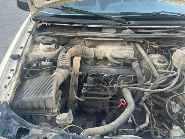 Желтый Фольксваген Пассат, объемом двигателя 1.9 л и пробегом 520 тыс. км за 1200 $, фото 18 на Automoto.ua