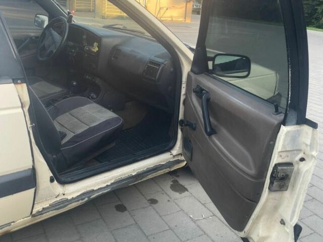 Желтый Фольксваген Пассат, объемом двигателя 1.9 л и пробегом 520 тыс. км за 1200 $, фото 10 на Automoto.ua