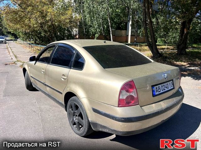 Желтый Фольксваген Пассат, объемом двигателя 1.9 л и пробегом 350 тыс. км за 2700 $, фото 1 на Automoto.ua