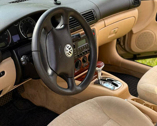 Желтый Фольксваген Пассат, объемом двигателя 2.77 л и пробегом 440 тыс. км за 3500 $, фото 4 на Automoto.ua