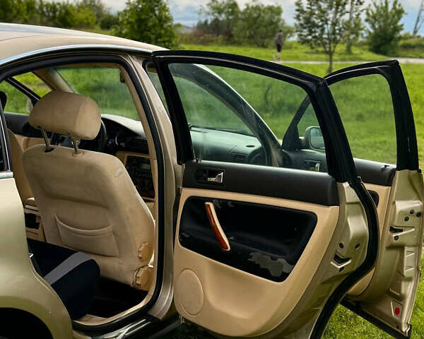 Желтый Фольксваген Пассат, объемом двигателя 2.77 л и пробегом 440 тыс. км за 3500 $, фото 9 на Automoto.ua