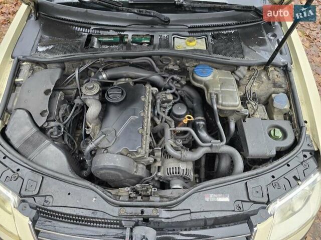 Желтый Фольксваген Пассат, объемом двигателя 1.9 л и пробегом 385 тыс. км за 4000 $, фото 2 на Automoto.ua