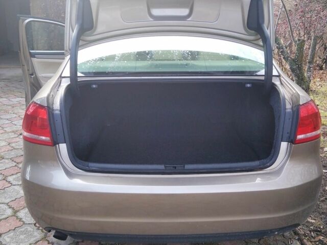 Желтый Фольксваген Пассат, объемом двигателя 1.8 л и пробегом 160 тыс. км за 10500 $, фото 2 на Automoto.ua