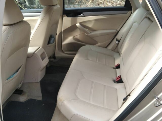 Желтый Фольксваген Пассат, объемом двигателя 1.8 л и пробегом 160 тыс. км за 10500 $, фото 3 на Automoto.ua