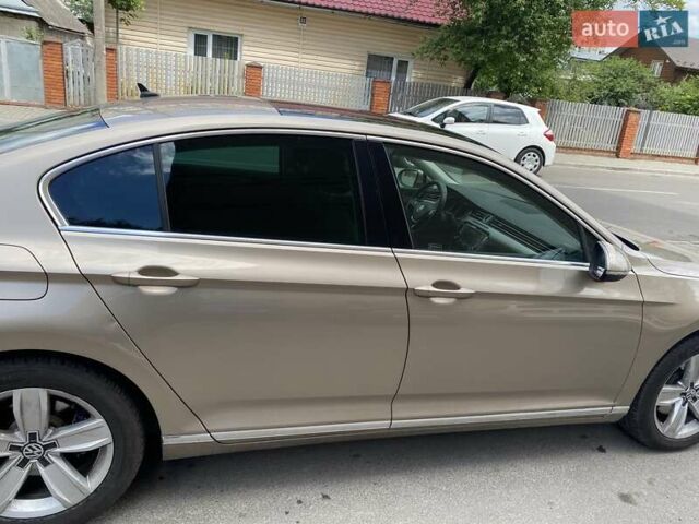 Желтый Фольксваген Пассат, объемом двигателя 2 л и пробегом 225 тыс. км за 16200 $, фото 25 на Automoto.ua